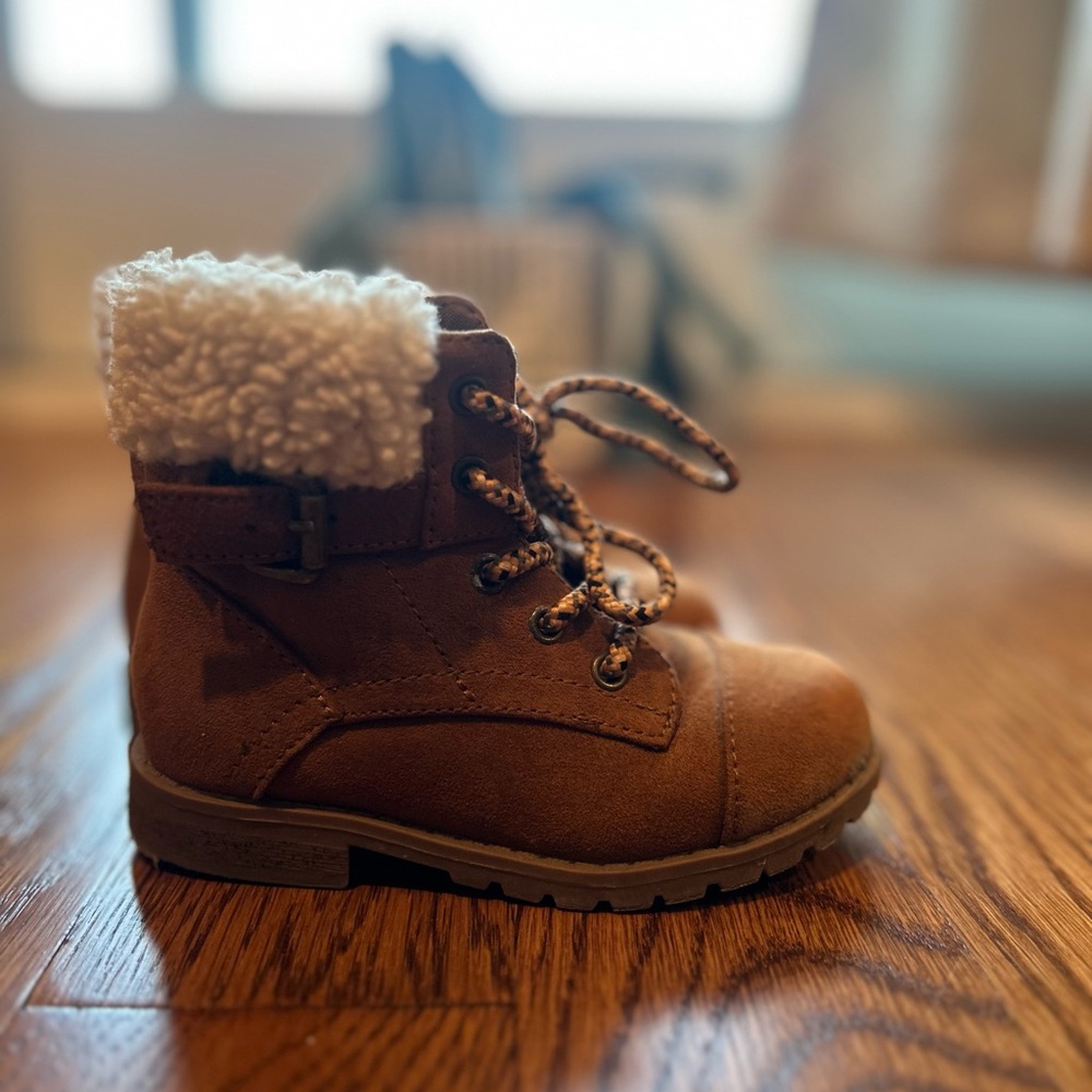 Crown Vintage Brown Kids Boots with Cozy Lining